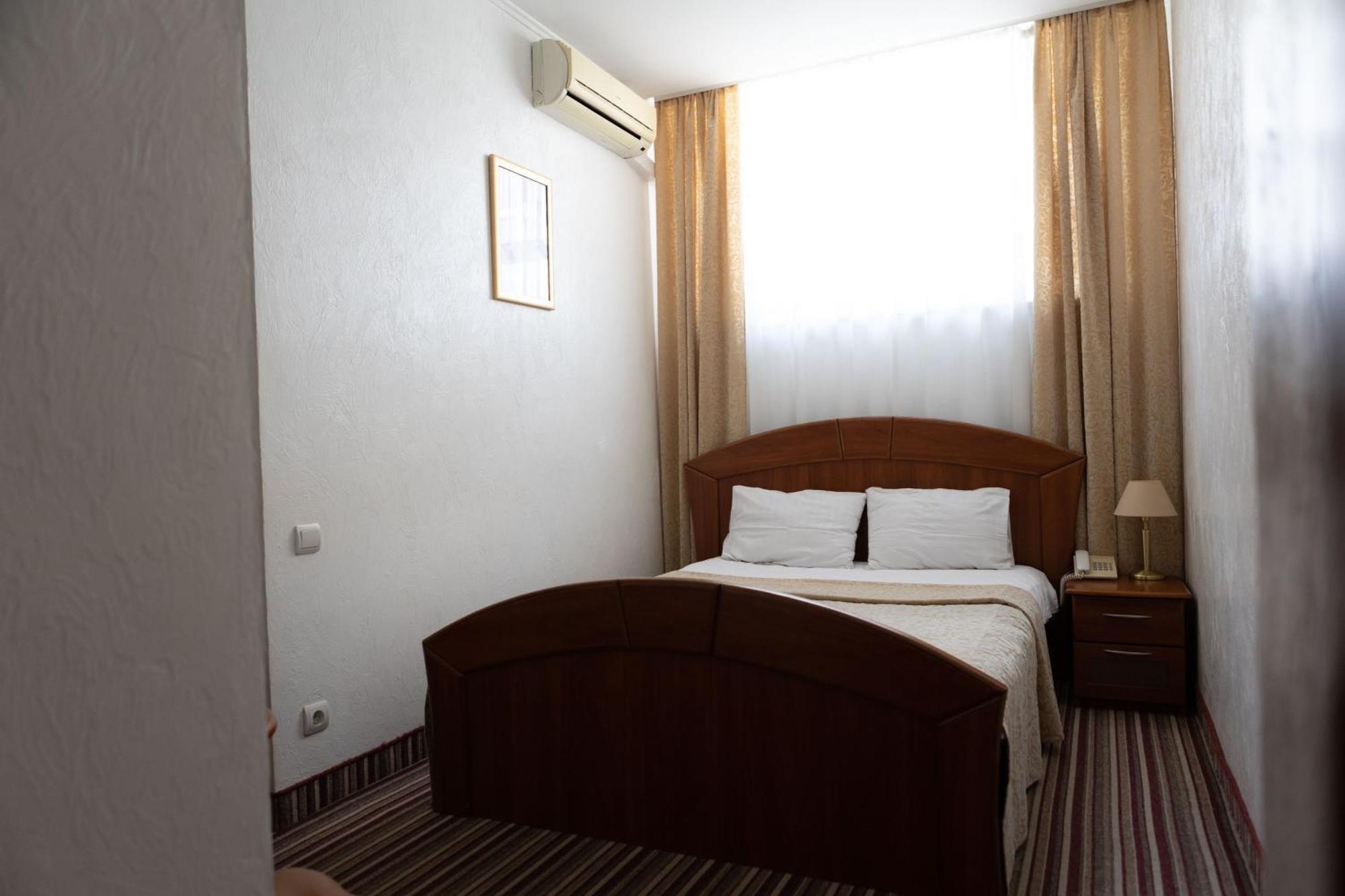 Hotel Kopa - Žovkva Exteriér fotografie