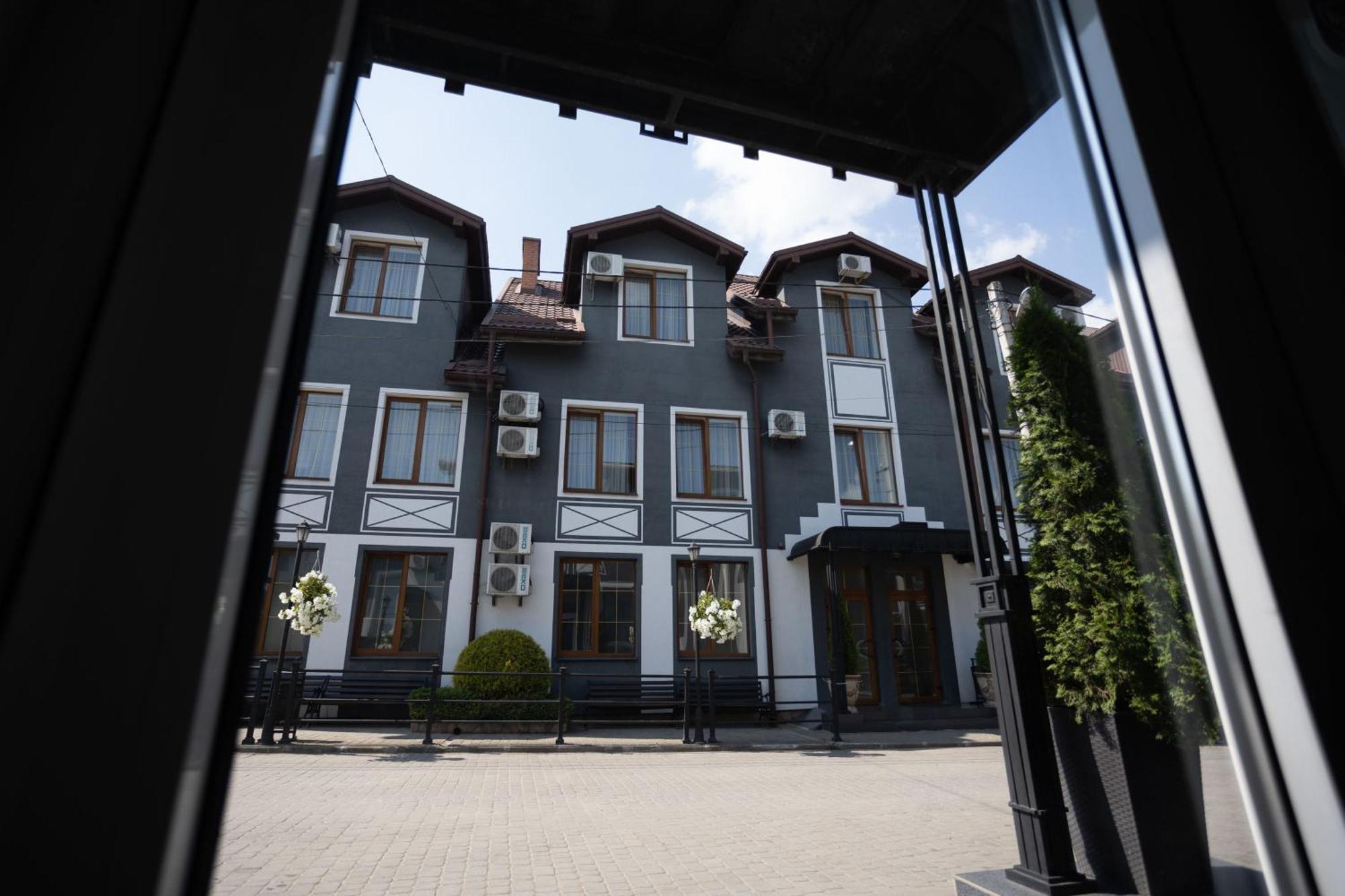 Hotel Kopa - Žovkva Exteriér fotografie