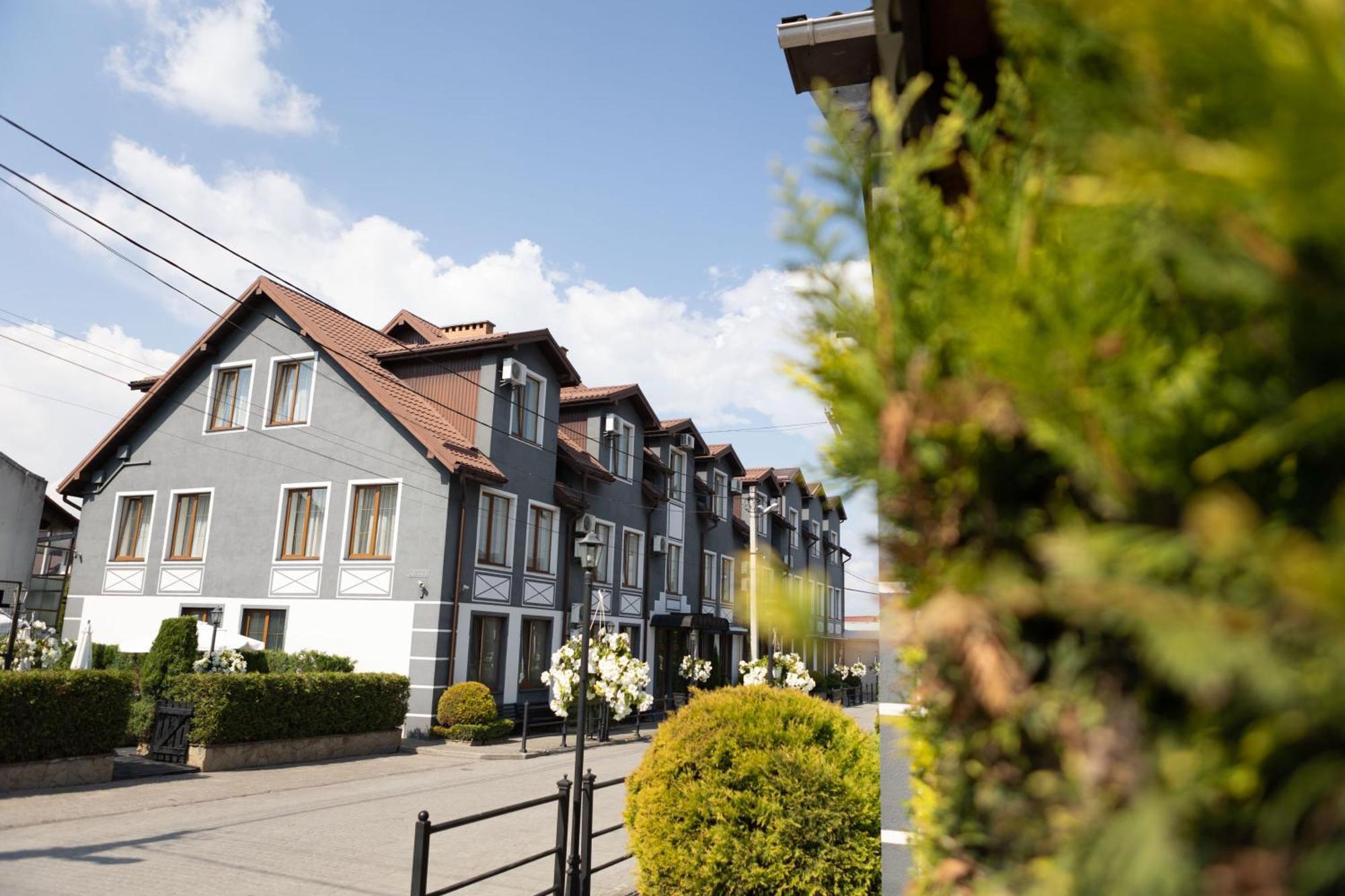 Hotel Kopa - Žovkva Exteriér fotografie